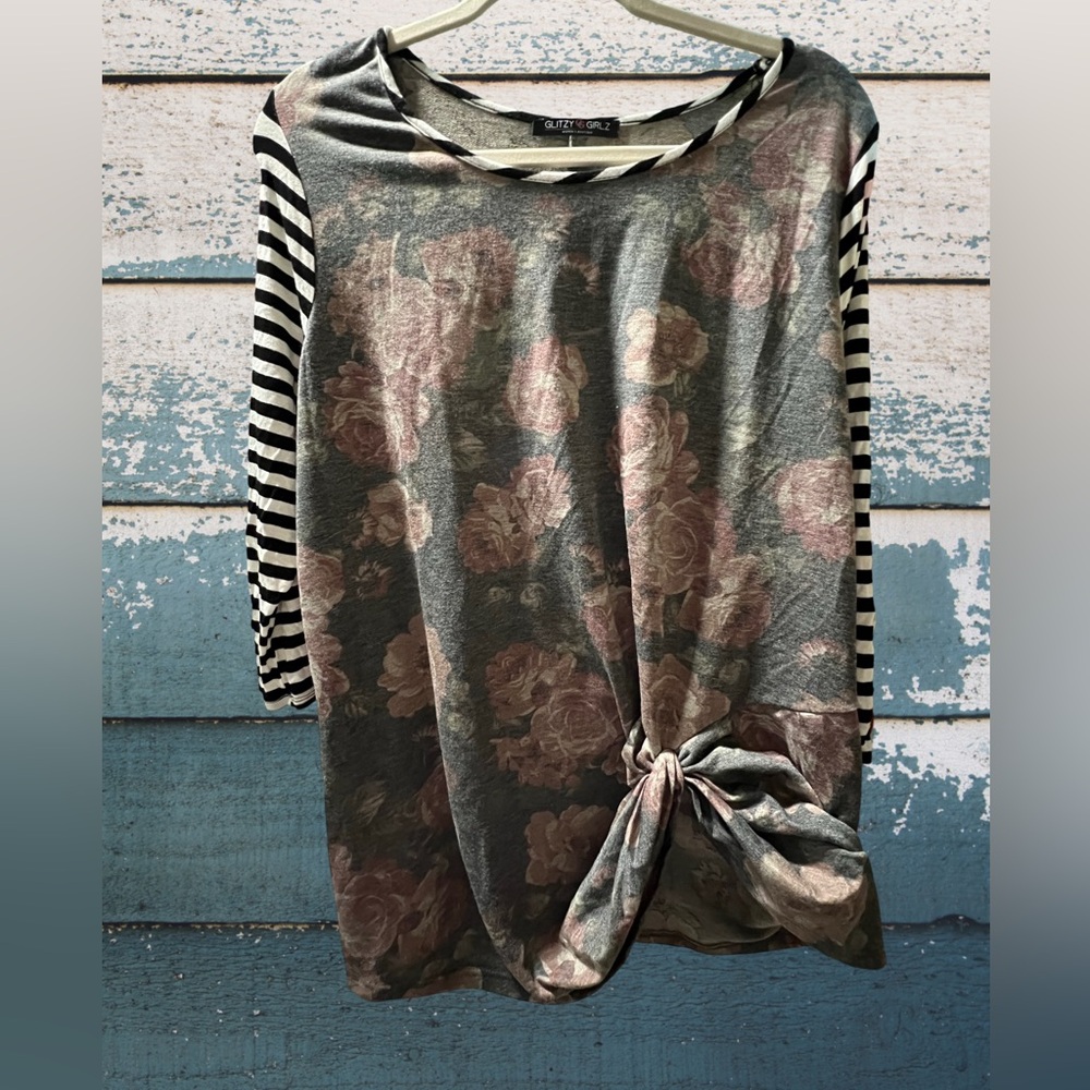 Glitzy Girls Floral Top. Washed but never worn. Size 2X.
